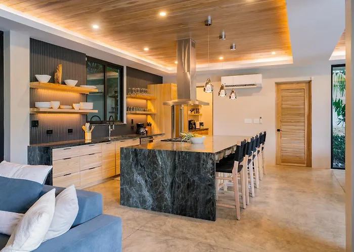 New Modern 6br, Pool, Walk 2 Beach, Sleeps 20 Villa Playa Guiones