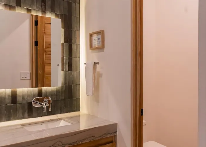 New Modern 6br, Pool, Walk 2 Beach, Sleeps 20 * Playa Guiones