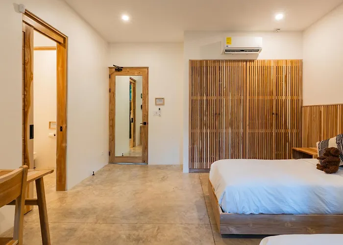 New Modern 6br, Pool, Walk 2 Beach, Sleeps 20 Villa Playa Guiones