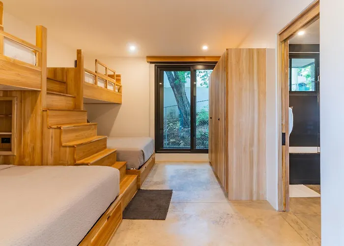 New Modern 6br, Pool, Walk 2 Beach, Sleeps 20 Playa Guiones