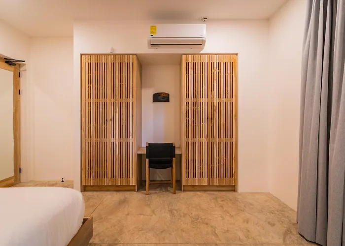 Villa New Modern 6br, Pool, Walk 2 Beach, Sleeps 20