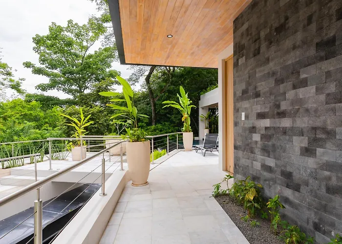 Villa New Modern 6br, Pool, Walk 2 Beach, Sleeps 20 *