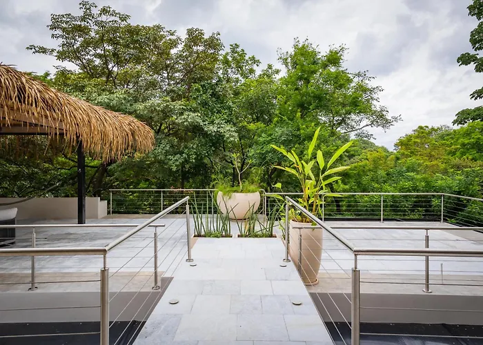 Villa New Modern 6br, Pool, Walk 2 Beach, Sleeps 20 Playa Guiones