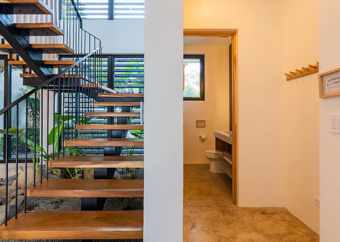 New Modern 6br, Pool, Walk 2 Beach, Sleeps 20 *