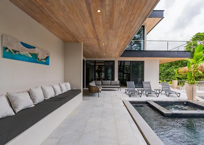Villa New Modern 6br, Pool, Walk 2 Beach, Sleeps 20 *
