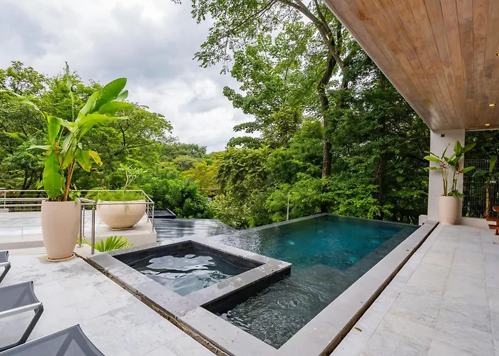 Villa New Modern 6br, Pool, Walk 2 Beach, Sleeps 20 *