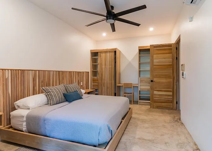 New Modern 6br, Pool, Walk 2 Beach, Sleeps 20 * Playa Guiones