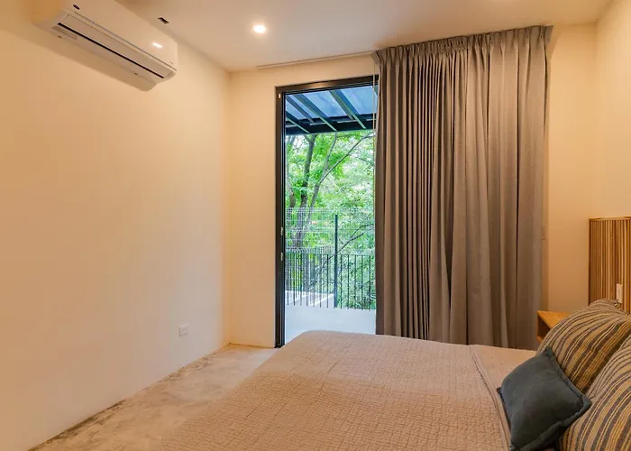 Villa New Modern 6br, Pool, Walk 2 Beach, Sleeps 20 *