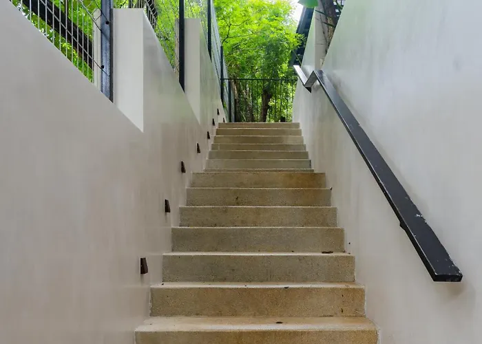 New Modern 6br, Pool, Walk 2 Beach, Sleeps 20 *