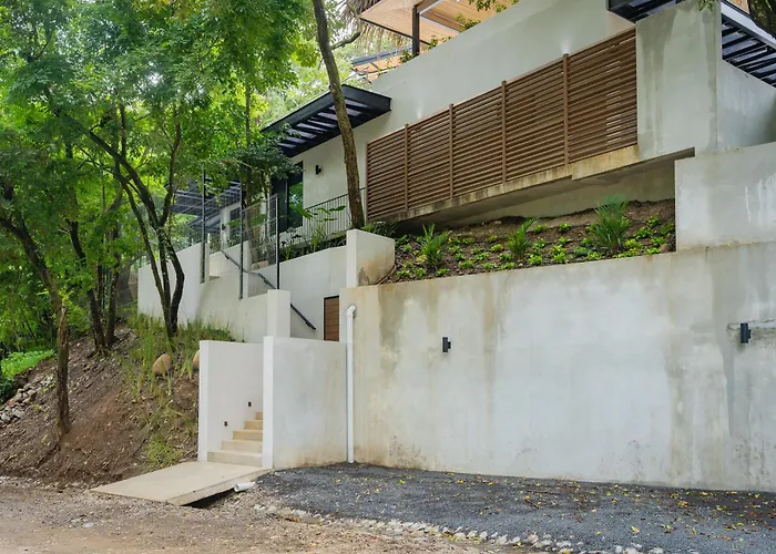Villa New Modern 6br, Pool, Walk 2 Beach, Sleeps 20 *