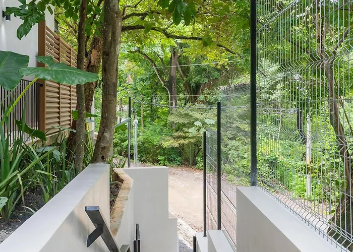 New Modern 6br, Pool, Walk 2 Beach, Sleeps 20 *